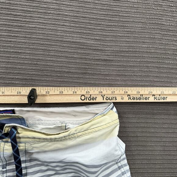 Patagonia Wavefarer BoardShorts Men 34 Nylon Swimming Weekend Vacation Beach. - Picture 4 of 8